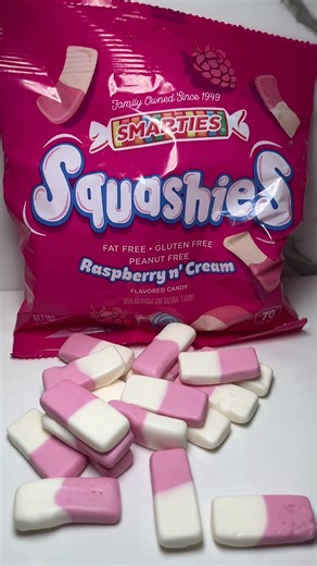 Squashies Raspberry n’ Cream #squashies #squashiescandy #candy #swedishcandy #candysalad