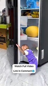 Lala craved melon so CEO Kien made her a delicious yogurt dish! #Kakavideo | Kaka Video