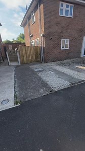 33 reactions | Step by step to a stunning block paved drive! 隣 Check out our block paving range https://www.jewson.co.uk/landscaping/driveways-paving/block-paving Thank you Hardscapes - Landscaping - Resinbound & Design for sharing! #sitesnap #driveway #landscaping | Jewson | Facebook