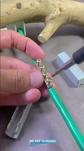 Inline Screw Terminal Connector for Secure Wire Joining 🔌