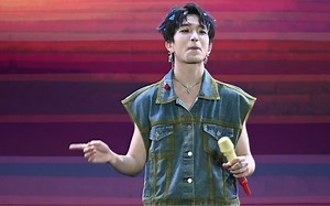【黄子弘凡】【舞台】再没有哪首歌比《青火》更适合合唱了，在场的大家都能从头合唱到尾，你听到了吗