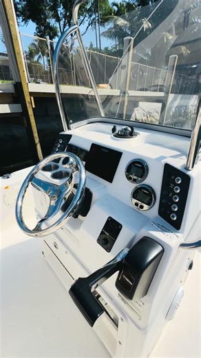 2016 Robalo 206 Cayman | Blue Top Yachting