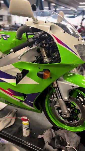 Had to be done 🔈🔉🔊#exaust #zxr #motorbike #kawasaki #mods