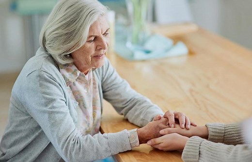 How to Comfort a Grieving Widow: Words of Support | LoveToKnow