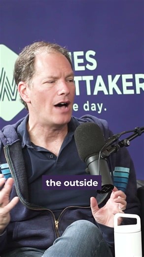 How does shift work affect sleep? 🚨