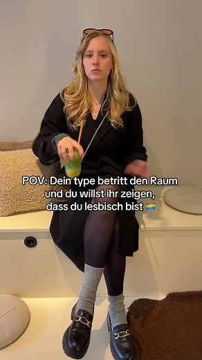 Traumfrau im Café: Lesbisches Dating POV