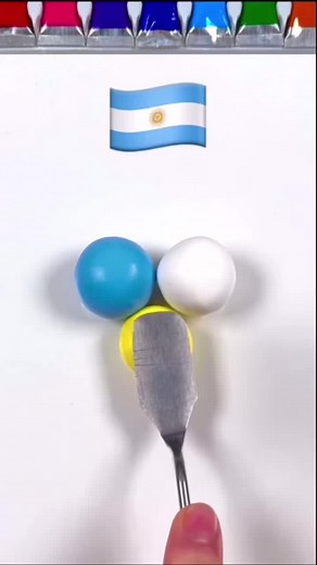 What colors do you get when mixing flag colors? 🇫🇷🇦🇷 #explore #asmr #colors #satisfying