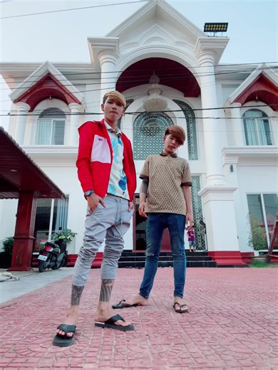 វីដេអូ​របស់ Chea Zxxy 🦊 (@chea.zxxy) ជាមួយ original sound - it’s Me Han💃