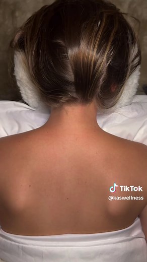 To book your session and learn more about the benefits of ASMR, click the link in our bio | ASMR layered sound sensory brushes, jade combs, back scratching, hair brushing & more✨ #asmr #asmrmassage #asmrtingle #asmrforsleep