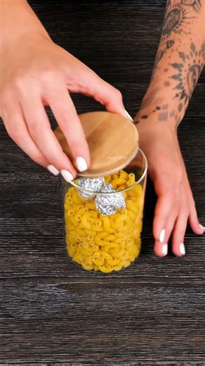 5 Smart Food Storage Hacks to Keep Food Fresh Longer! 🤯🥕 #shorts #foodhacks #kitchenhacks