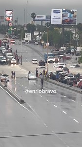 #REYNOSA | Gran bloqueo del libramiento con dirección hacia Río Bravo por inundación de un tramo de la carretera. Además de varios vehículos varados. | En Río Bravo