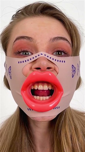 Revitalize Your Look with the Silicone Face Slimmer! 😁👄
