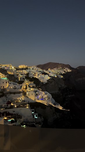 Discover the Aesthetic Beauty of Santorini, Greece