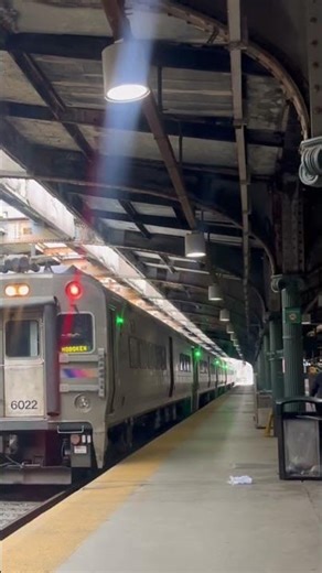 NJT 6022 arriving at Hoboken