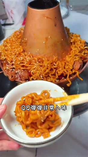 滑县小V家火锅鸡四周年店庆｜68元套餐含火鸡面可续加 #滑县美食 #滑县火锅鸡 #滑县小V家火锅鸡 #滑县探店 #滑县双人餐