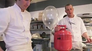 Dessert restaurant Alinea. Edible Balloon. #bestcheff #chef https://www.facebook.com/cheffrancisco.net/ | Chef Francisco