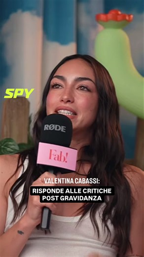 👣: Valentina Cabassi risponde alle critiche ricevute post gravidanza. L’argomento della critica? L’essere tornata alla forma fisica pre gravidanza in tempi molto brevi. Lei risponde: “sicuramente un po’ di genetica, ma nessuno mi ha aiutato in quanto influencer, sono una persona che si allena e conduce uno stile di vita sano. Forza di volontà e duro lavoro sono state le chiavi.” Fonte: @Fab!