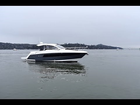 2018 Cruisers Yachts 390 EC walkthrough and test run
