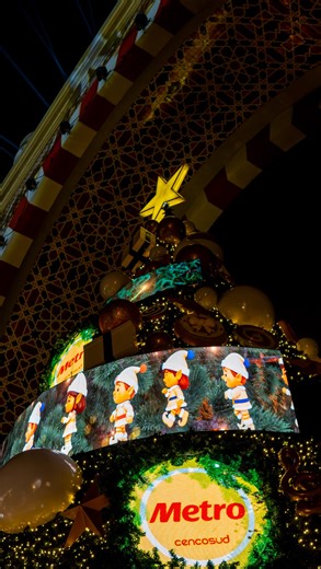 | ARBOL CENCOSUD ¡Fuimos parte del clásico encendido del árbol navideño de Surco! Con pantalla led curva en el árbol, videomapping sobre el histórico arco, sonido y un show de luces, vivimos una noche de unión familiar increíble. Puedes visitar el Árbol Cencosud hasta los primeros dias de Enero Gracias @classiscorp_oficial por la confianza. ¡Les deseamos a todos una muy feliz navidad!  | MELVI | Facebook