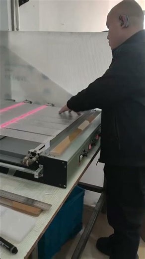 From acrylic to styrene sheet / styrene board, this three-segment bender makes clean, repeatable ben