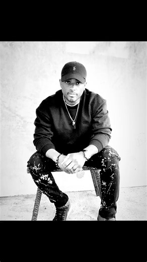 Vibrations High! 🖤 | Larenz Tate