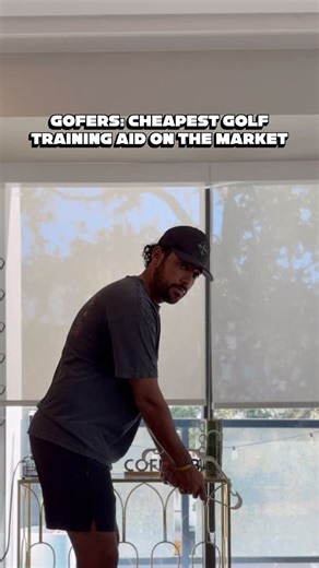 The hanger drill is one of the simplest tools to train clubface control. Have you tried it at home? ✅ Keeps the lead wrist flat ✅ Promotes a square face through impact ✅ Builds awareness of hand position If the hanger lifts off your forearm — the face is open. Keep it connected, and you’ll start compressing every shot. #GolfCoach #GolfTraining #ImpactPosition #GolfDrills #FTG #FacuTeachesGolf | Facu Delapenna