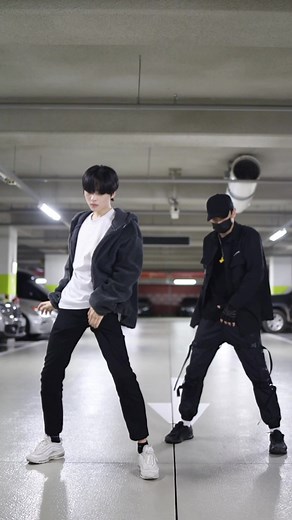 Two korean boys #dance #댄스 🤍🖤 #stepback #정건 #몬사장 | boys dance