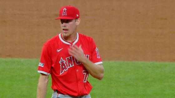 Mitch Farris poncha a Mickey Moniak