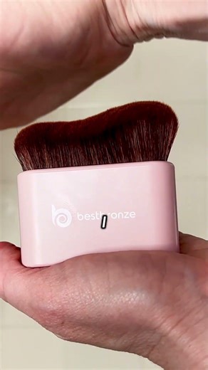 Blur the Look of Visible Veins Instantly