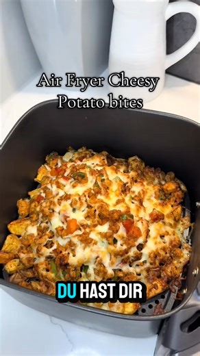 ⚠️ Hast du eine Heißluftfritteuse und kochst immer noch wie früher? Wenn du nur Pommes oder Kroketten machst, verpasst du das Beste. Mit diesem Rezeptbuch mit 365 einfachen Rezepten wirst du deine Küche revolutionieren. ✅ 🍽️ Gerichte fertig in weniger als 15 Minuten 🍕 Ohne Frittieren und schwere Mehle 🎁 Inklusive BONI mit Schritt-für-Schritt-Anleitungen 🔥 Nutze deine Airfryer zu 100 % 👉 Klicke auf „Mehr erfahren“ und koche ab sofort anders. | Chef Emma