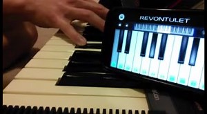 Walk Band connect with Midi Keyboard. One of our user test, and there is no latency nearly:) Walk BandPerfect Piano | Walk Band