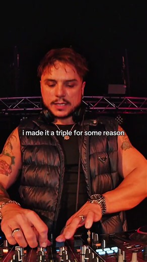 drum and bass is as satisfying to watch up close and it is to DJ, change my mind