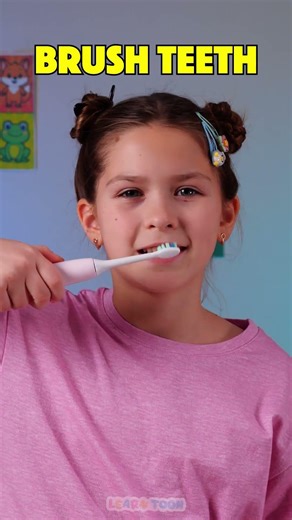 💪 UPPER teeth, LOWER teeth, side to SIDE! Brushing CHAMPION! 🏆😁 #Shorts #Hack