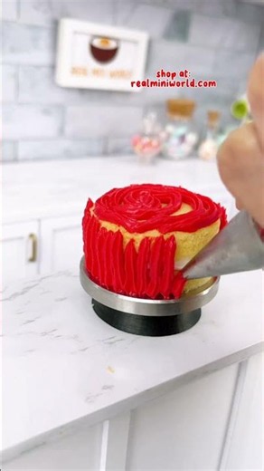 トマトの形のケーキ🍅🍰✨| Tomato Shaped Cake | Real Mini World