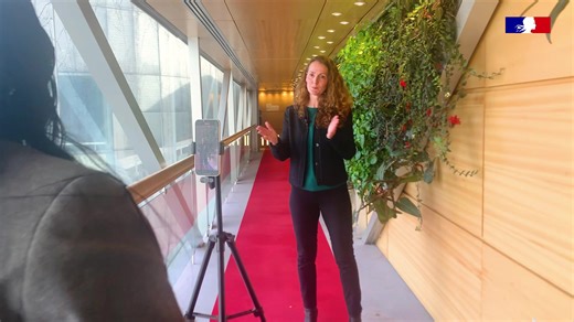 🧐 Comment la DGCCRF protège les consommateurs ? 📅 Ce 15 mars 2024, Journée internationale des droits des consommateurs, est l’occasion idéale pour vous répondre en vous présentant « La DGCCRF vous répond » : le nouveau format que nous inaugurons aujourd’hui sur Instagram ! 📬 Chaque mois, nous mettons une boîte à questions à votre disposition sur Instagram, à charge pour nous de répondre le mois suivant en vidéo à la question la plus fréquemment posée ! 🎥 Voici donc notre première réponse ; v