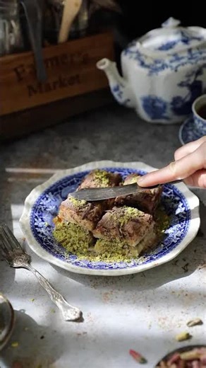 Cold chocolate baklava with pistachios recipe