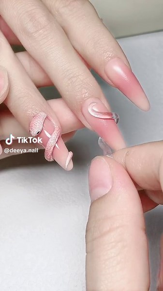 Creative Halloween Nail Art Ideas for a Spooky Manicure