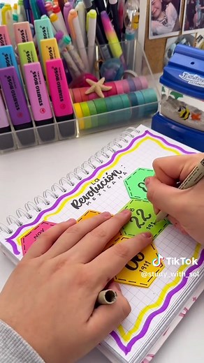 Línea del Tiempo Creativa para Regreso a Clases