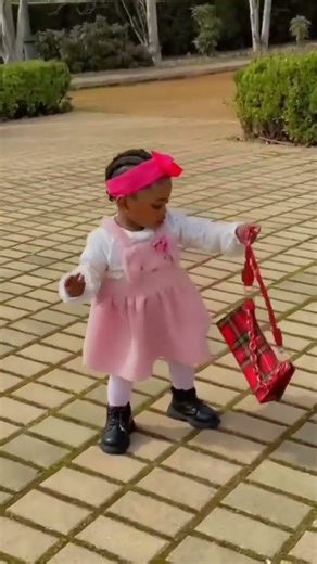 in addy to my adorable princess💃. where is she even going with anuty bag 🎒 😁