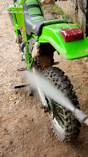 Kawasaki KDX 200: Velocidad Máxima y Enduro