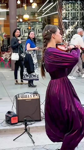 Karolina Protsenko: Captivating Violin Performance