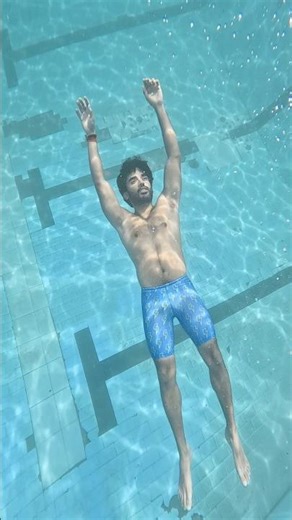 Drowning Feels Like This - (Pure Acting) Deep Water Swimming #swimming #deepwater #swimmingpool