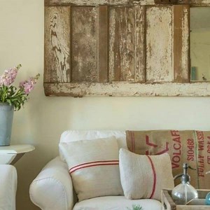 2.2K views · 73 reactions | Nos enamoran estas telas a rayas. Un clásico lleno de posibilidades. En www.bohemianandchic.com. Podrás encontrar sillas tapizadas y preciosos cojines. ¿los has visto ya? Ideales para dar un toque elegante.shabby chic o rústico chic a tu hogar | Bohemian & Chic | Facebook