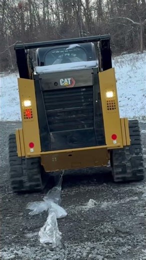 Caterpillar 289D3 lifting Cat D6K2 LGP Track Group