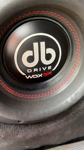 Subwoofer DB Drive de 8" en VW Cabrio que se exhibió en el Free Style de la CDMX Visita Db DRIVE México | Locos Por El Car Audio
