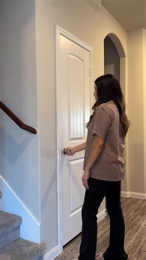 12 reactions · 4 comments | A brief break in the holiday lineup as we shift into Thanksgiving mode 旅 Do you decorate for Thanksgiving or do you go straight into Christmas?? Also sad Halloween is over  until next year! #asmrvlog #cleanwithme #falldecor #posthalloween #decoratewithme #resetwithme | Jasmin.loraine | Facebook