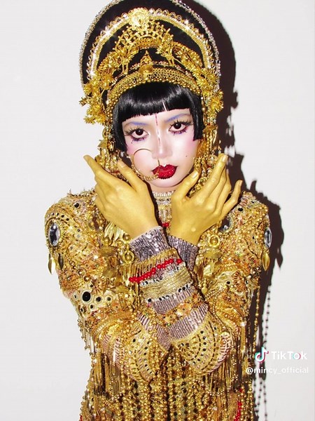 LISA Halloween Special: Celebrate with Style