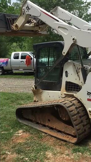 Bobcat T750 Air condition filter location