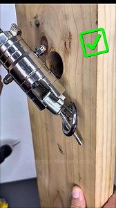 475K views · 740 reactions | This is how the incredible locksmith tool works, the extractor to repair locks educational topic ......... Así funciona la increíble herramienta de la cerrajería el extractor para reparar cerraduras tema educativo ……… #tips #locksmith #world #viralpost2025シ #key #cerraduras | Cerrajeros Master Locks | Facebook