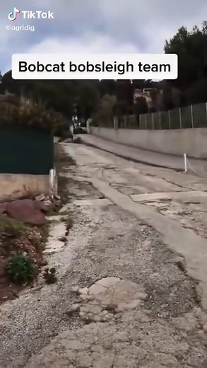 #bobcatequipment #excavatoraccident #bobsleigh #ohno #slide #mattagridig #excavationlife #bailout